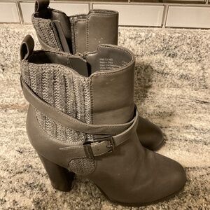 Juicy Couture grey boots
